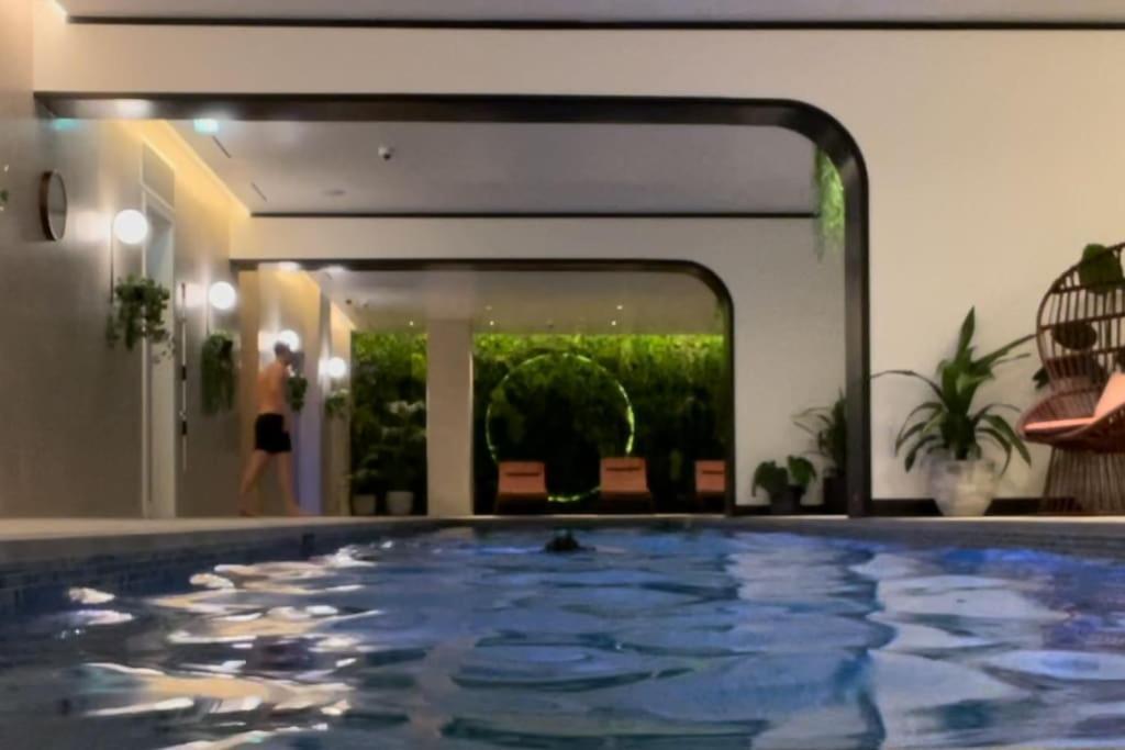 Modern City Flat With Gym & Spa Apartment Manchester Exterior photo