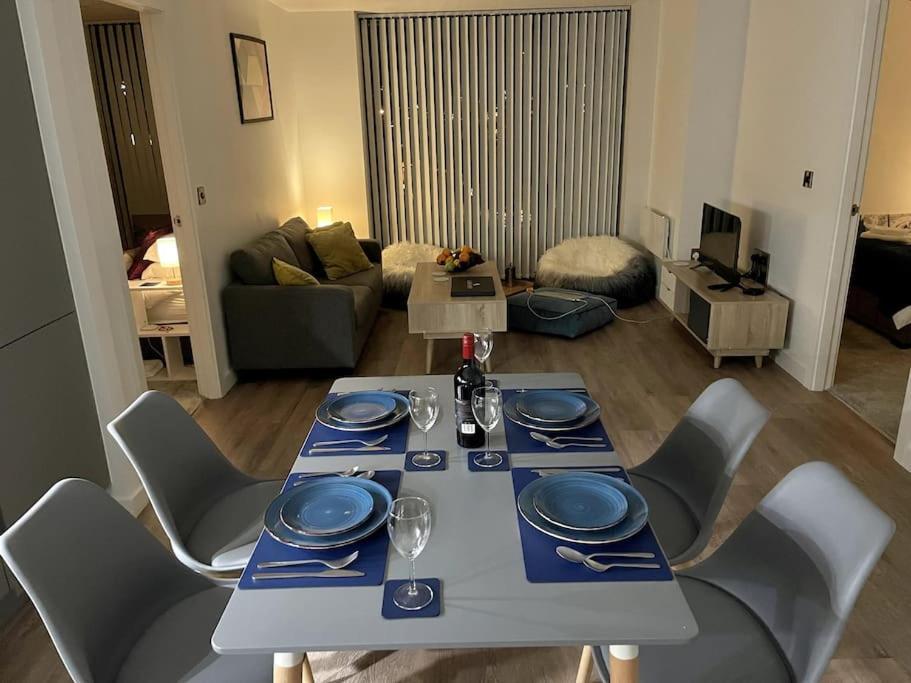 Modern City Flat With Gym & Spa Apartment Manchester Exterior photo