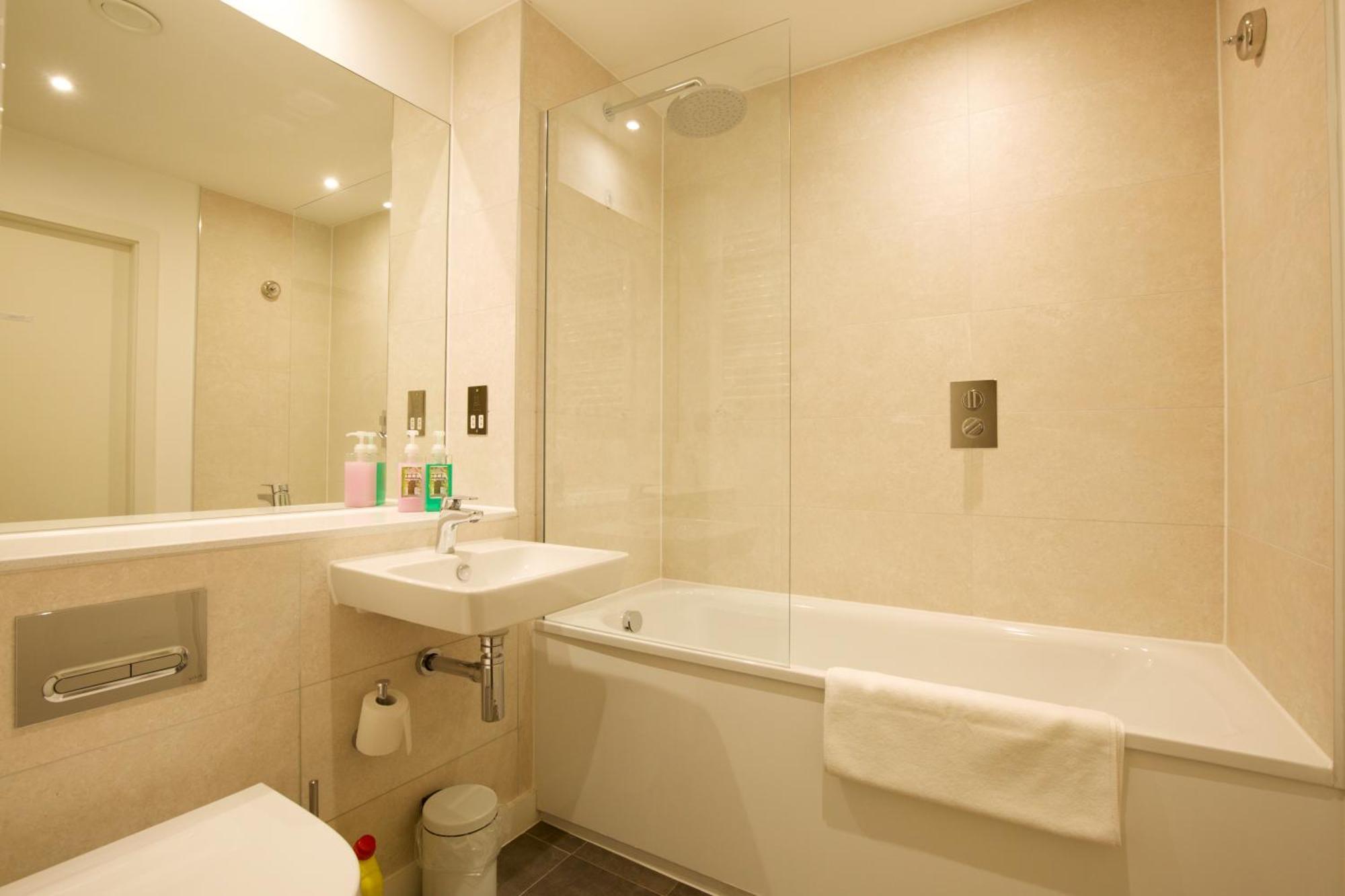 Modern City Flat With Gym & Spa Apartment Manchester Exterior photo